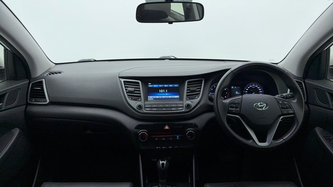 2018 Hyundai Tucson Active X (fwd), Automatic, 138926 km, Dashboard View