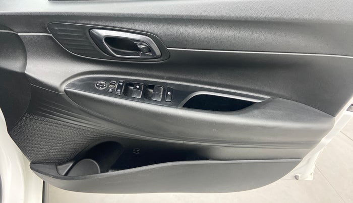 2021 Hyundai NEW I20 SPORTZ 1.0T GDI IMT, Petrol, Manual, 15,840 km, Driver Side Door Panels Control