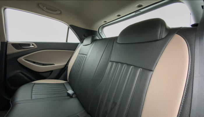2016 Hyundai Elite i20 SPORTZ 1.2, Petrol, Manual, 80,267 km, Right Side Rear Door Cabin