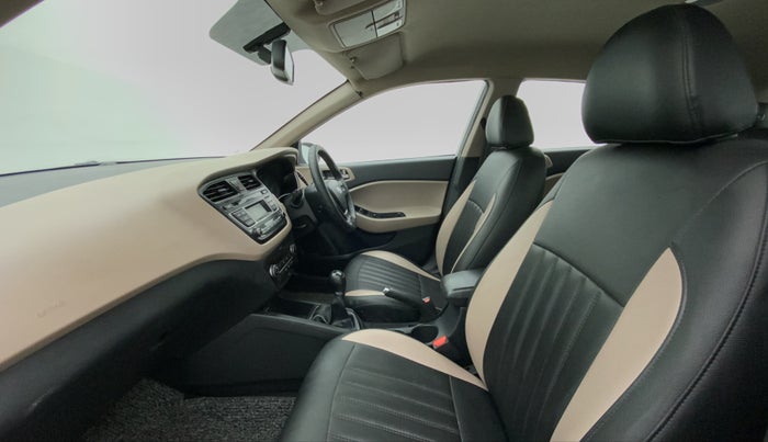 2016 Hyundai Elite i20 SPORTZ 1.2, Petrol, Manual, 80,267 km, Right Side Front Door Cabin