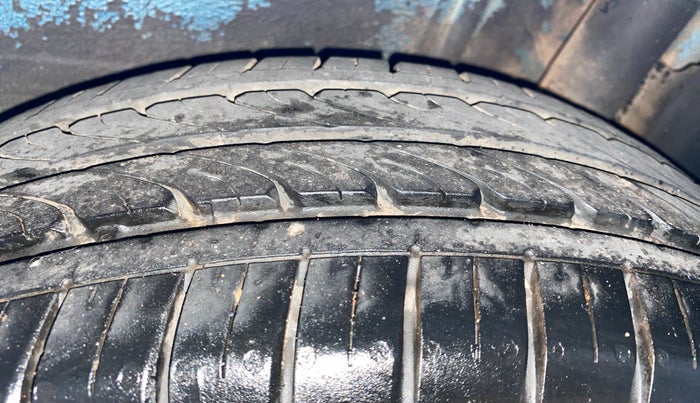 2017 Maruti IGNIS DELTA 1.2, Petrol, Manual, 90,076 km, Left Rear Tyre Tread