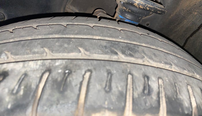 2017 Maruti IGNIS DELTA 1.2, Petrol, Manual, 90,076 km, Left Front Tyre Tread