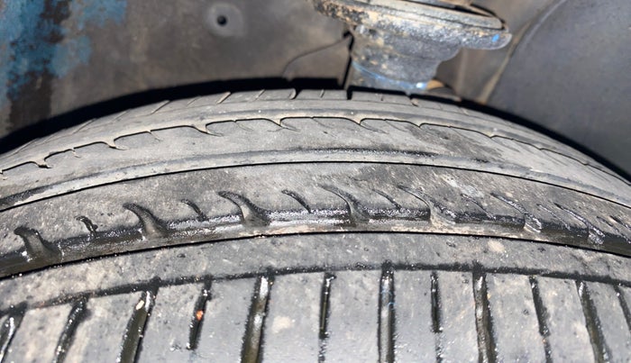 2017 Maruti IGNIS DELTA 1.2, Petrol, Manual, 90,076 km, Right Front Tyre Tread
