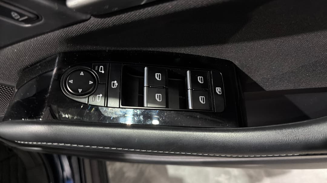 2026 Mazda CX-30 G20 Pure (FWD), Automatic, 13947 km, Drivers Side Door Panel Controls