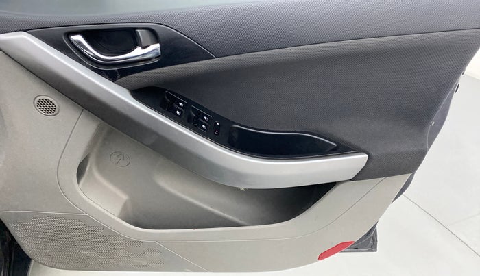 2018 Tata NEXON XZA+ 1.5, Diesel, Automatic, 40,301 km, Driver Side Door Panels Control