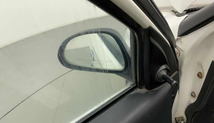 2016 Maruti Alto 800 LXI, Petrol, Manual, 67,999 km, Left rear-view mirror - ORVM knob broken and not working