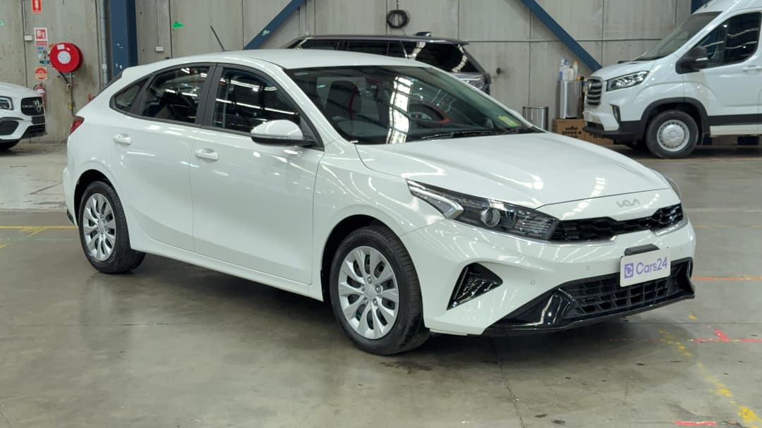 2024 Kia Cerato S, Automatic, 33235 km, Right Front Diagonal (45- Degree) View