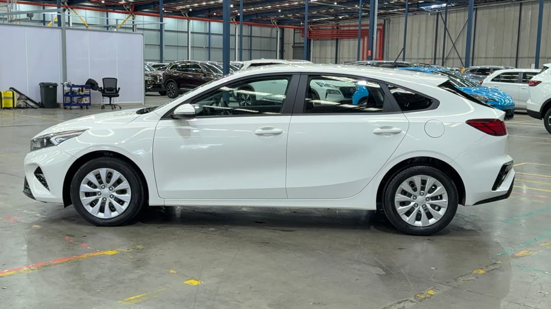 2024 Kia Cerato S, Automatic, 33235 km, Left Side View