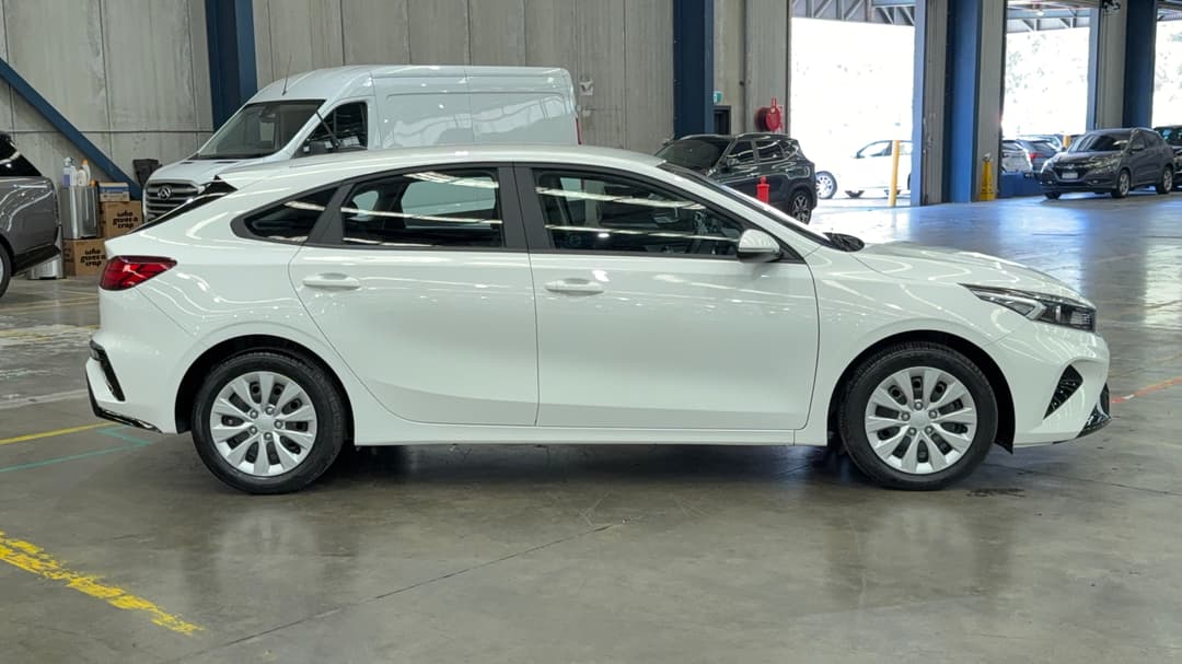2024 Kia Cerato S, Automatic, 33235 km, Right Side View