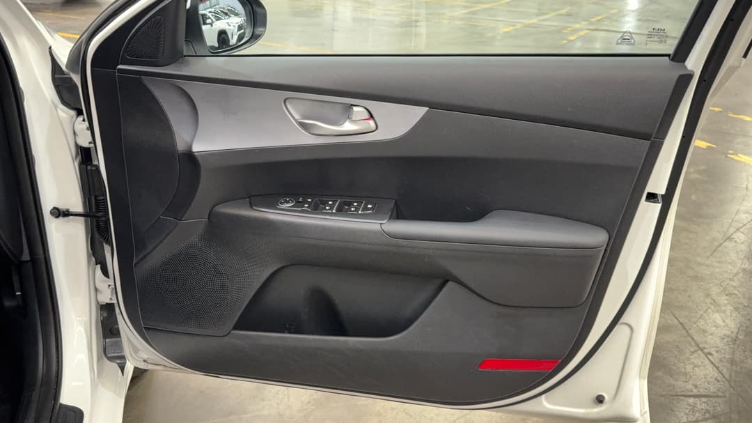 2024 Kia Cerato S, Automatic, 33235 km, Speaker View