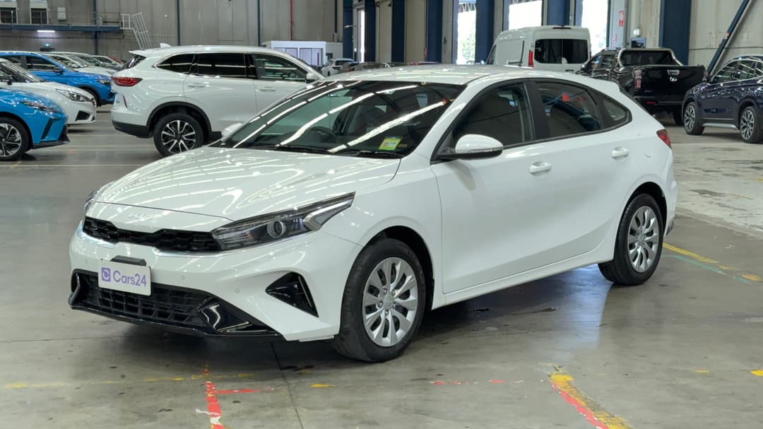 2024 Kia Cerato S, Automatic, 33235 km, Left Front Diagonal (45- Degree) View