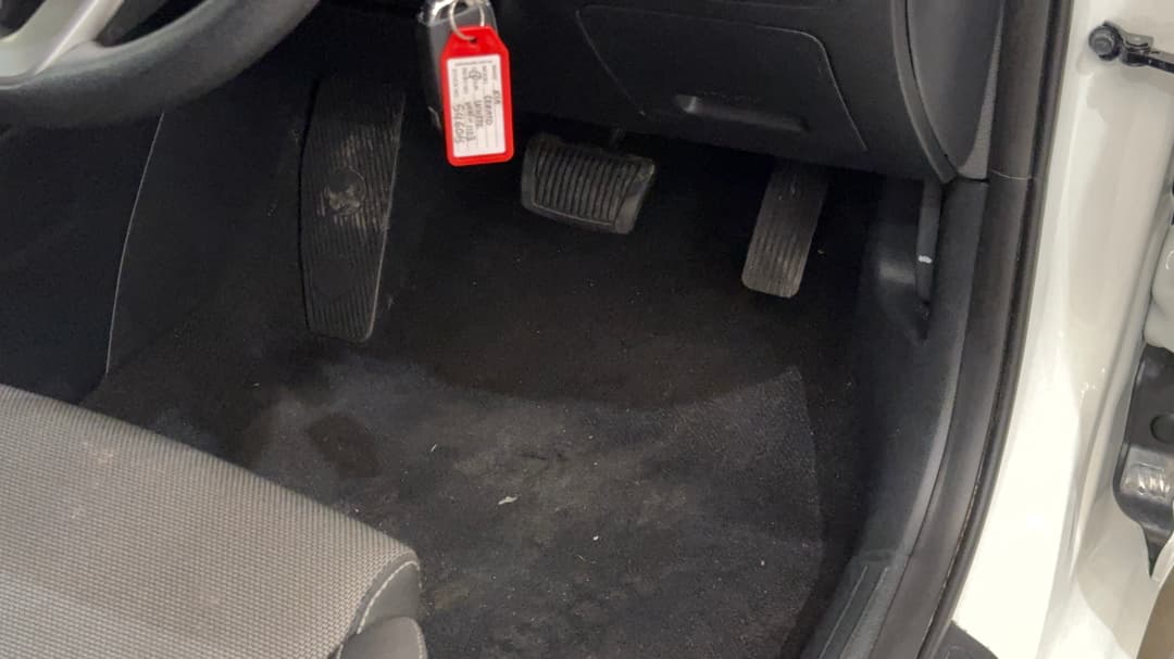 2024 Kia Cerato S, Automatic, 33235 km, Pedals and Footmat