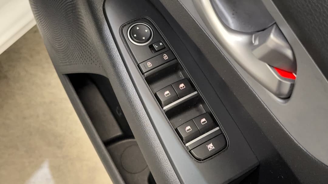 2024 Kia Cerato S, Automatic, 33235 km, Drivers Side Door Panel Controls