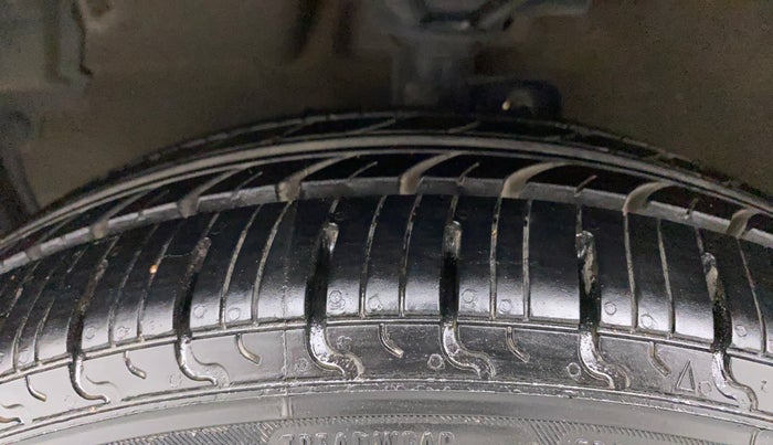 2016 Maruti Celerio ZXI AMT, Petrol, Automatic, 60,789 km, Left Front Tyre Tread