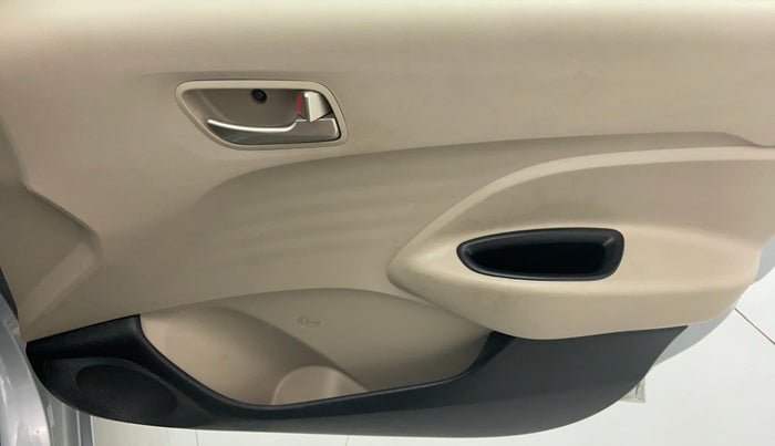 2018 Hyundai NEW SANTRO 1.1 SPORTS AMT, Petrol, Automatic, 25,002 km, Driver Side Door Panels Controls