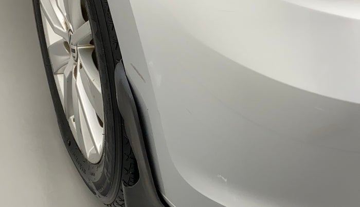 2014 Volkswagen Polo HIGHLINE1.2L, Petrol, Manual, 1,08,304 km, Rear bumper - Minor scratches