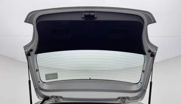 2014 Volkswagen Polo HIGHLINE1.2L, Petrol, Manual, 1,08,304 km, Boot Door Open