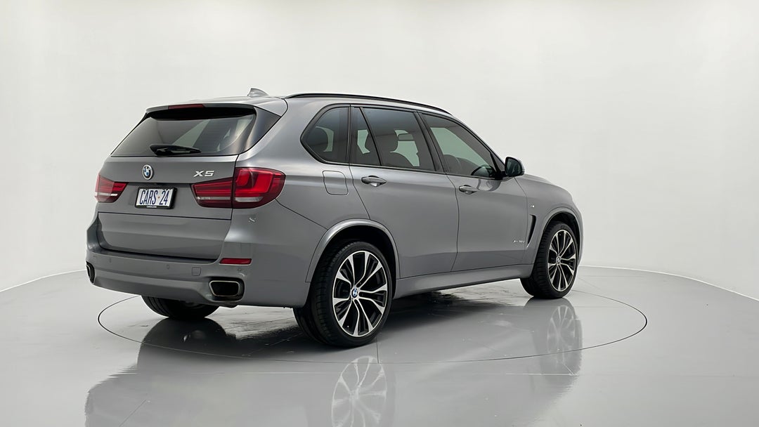 Right Back Diagonal (45- Degree) View