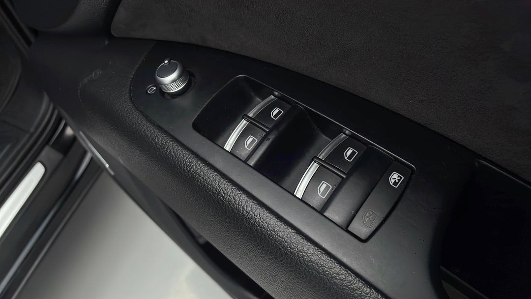 2014 Audi Q7 3.0 Tdi Quattro, Automatic, 114311 km, Drivers Side Door Panel Controls