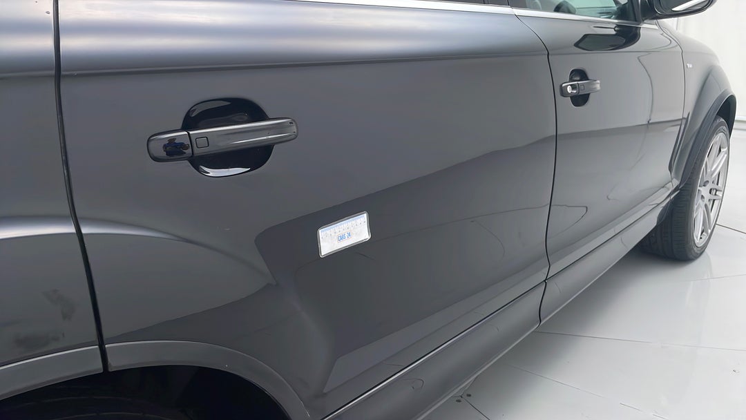2014 Audi Q7 3.0 Tdi Quattro, Automatic, 114311 km, Doors Rear RHS Paint flaking