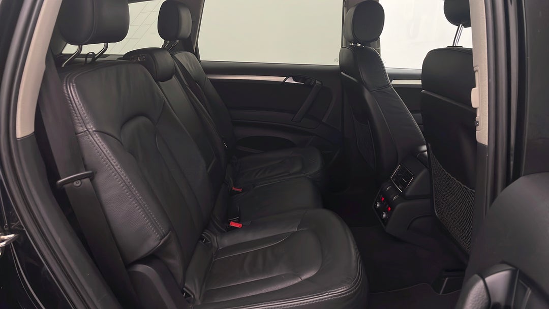 2014 Audi Q7 3.0 Tdi Quattro, Automatic, 114311 km, Right Side Rear Door Cabin View