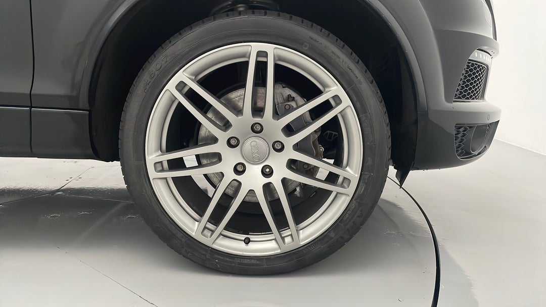 2014 Audi Q7 3.0 Tdi Quattro, Automatic, 114311 km, Right Front Wheel