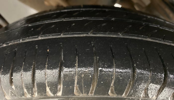 2016 Maruti Alto 800 VXI, Petrol, Manual, 98,839 km, Left Rear Tyre Tread