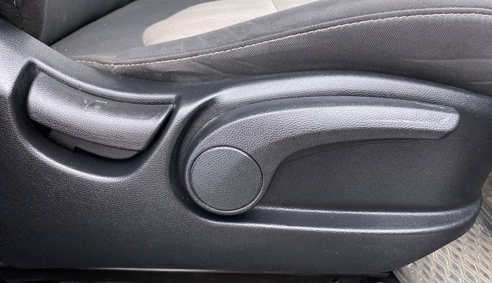 2019 Hyundai Creta 1.6 SX VTVT, Petrol, Manual, 30,026 km, Driver Side Adjustment Panel