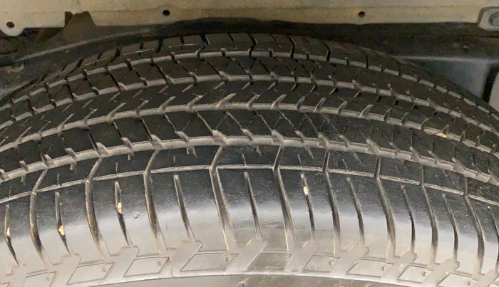 2019 Mahindra Scorpio S5, Diesel, Manual, 99,357 km, Right Rear Tyre Tread
