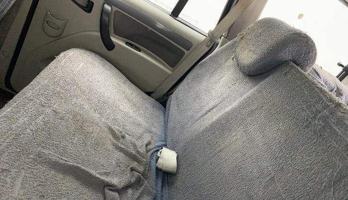 2019 Mahindra Scorpio S5, Diesel, Manual, 99,357 km, Second-row right seat - Cover slightly stained