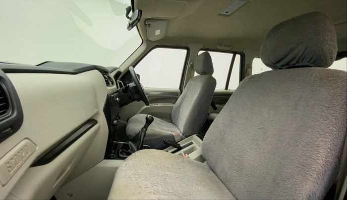 2019 Mahindra Scorpio S5, Diesel, Manual, 99,357 km, Right Side Front Door Cabin