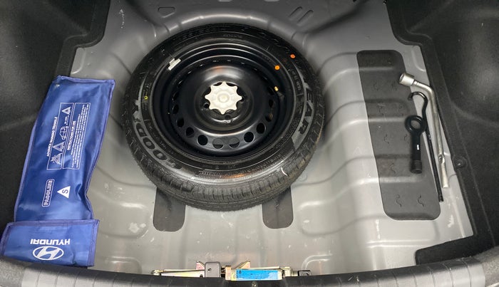 2017 Hyundai Xcent SX 1.2, Petrol, Manual, 14,602 km, Spare Tyre