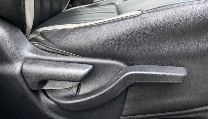 2017 Honda BR-V 1.5 i-VTEC S, Petrol, Manual, 71,795 km, Driver Side Adjustment Panel