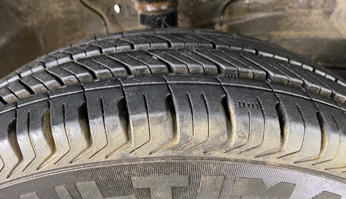 2019 Maruti S PRESSO LXI, CNG, Manual, 89,722 km, Right Front Tyre Tread