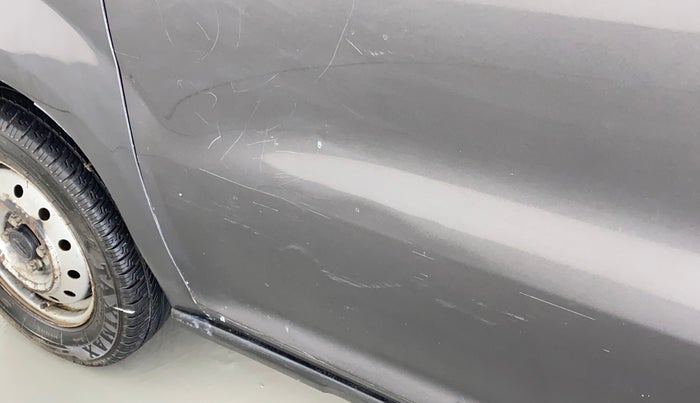 2019 Maruti S PRESSO LXI, CNG, Manual, 89,722 km, Front passenger door - Slightly dented