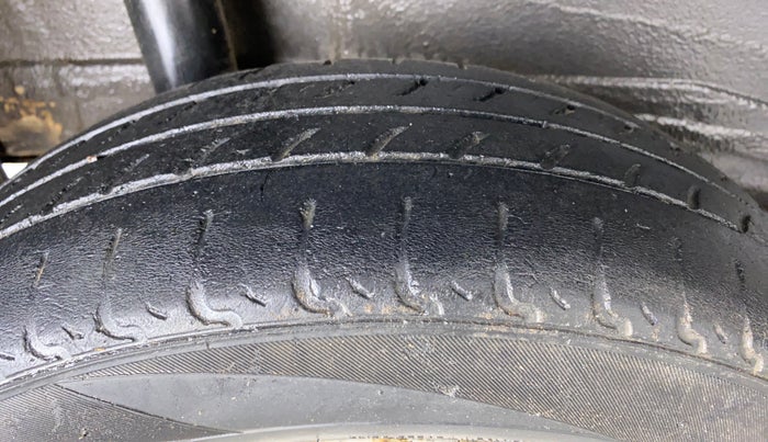 2019 Maruti S PRESSO LXI, CNG, Manual, 89,722 km, Right Rear Tyre Tread