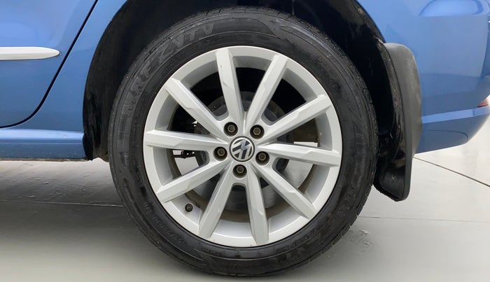 2017 Volkswagen Ameo HIGHLINE 1.2, Petrol, Manual, 30,407 km, Left Rear Wheel