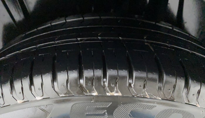 2019 Maruti XL6 ALPHA SHVS  MT, Petrol, Manual, 23,118 km, Left Rear Tyre Tread
