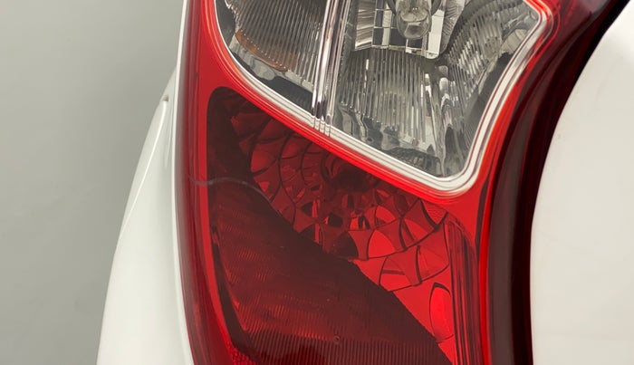 2014 Hyundai Eon MAGNA +, Petrol, Manual, 65,984 km, Left tail light - Minor scratches