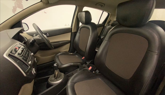 2013 Hyundai i20 MAGNA (O) 1.2, Petrol, Manual, 51,380 km, Right Side Front Door Cabin