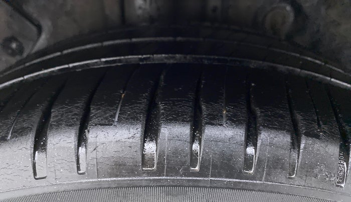 2014 Hyundai Elite i20 ASTA 1.2, CNG, Manual, 77,482 km, Right Rear Tyre Tread