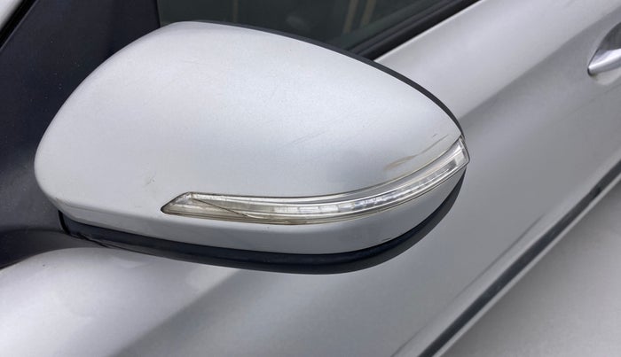2014 Hyundai Elite i20 ASTA 1.2, CNG, Manual, 77,482 km, Left rear-view mirror - Indicator light has minor damage