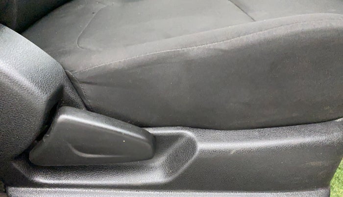 2019 Renault Kwid RXL, Petrol, Manual, 13,045 km, Driver Side Adjustment Panel