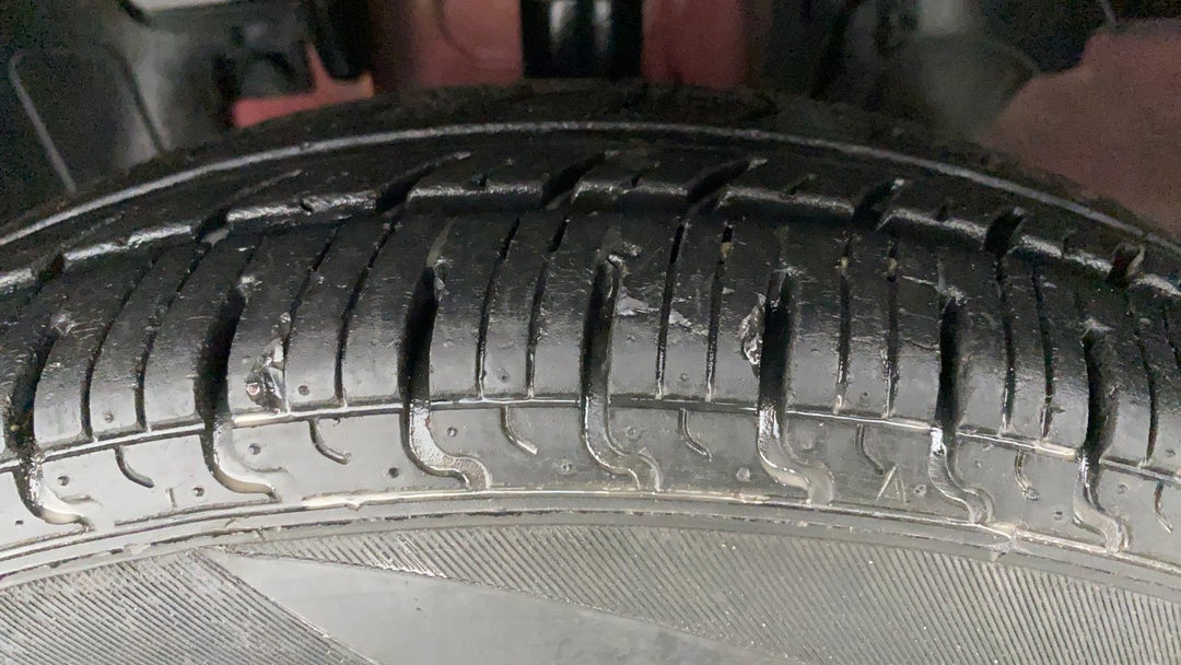 Left Front Tyre Tread