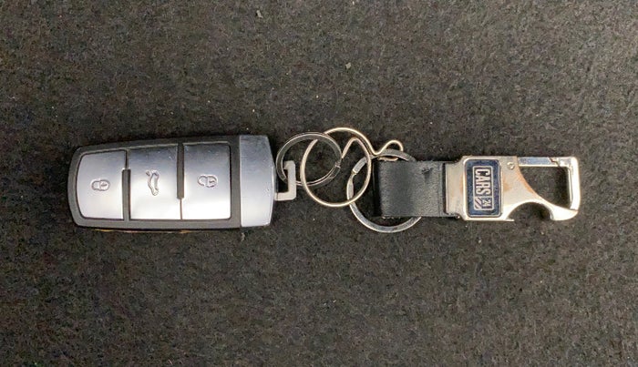 2012 Volkswagen Passat TRENDLINE MT, Diesel, Manual, 94,144 km, Lock system - Dork lock functional only from remote key