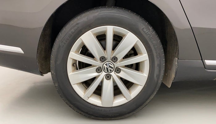 2012 Volkswagen Passat TRENDLINE MT, Diesel, Manual, 94,144 km, Right Rear Wheel