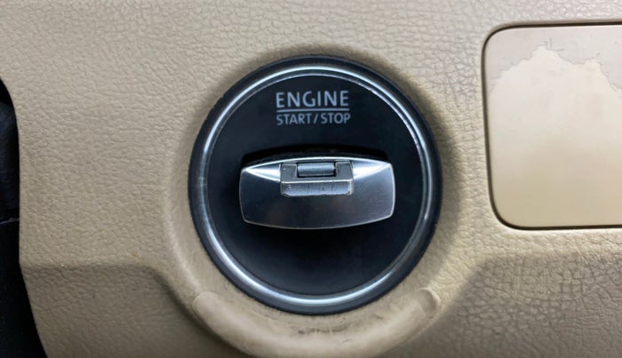 2012 Volkswagen Passat TRENDLINE MT, Diesel, Manual, 94,144 km, Keyless Start/ Stop Button