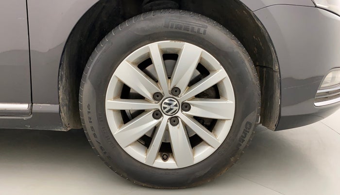 2012 Volkswagen Passat TRENDLINE MT, Diesel, Manual, 94,144 km, Right Front Wheel