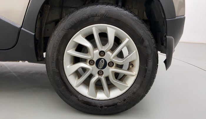 2016 Mahindra Kuv100 K8 6 STR, Petrol, Manual, 45,065 km, Left Rear Wheel