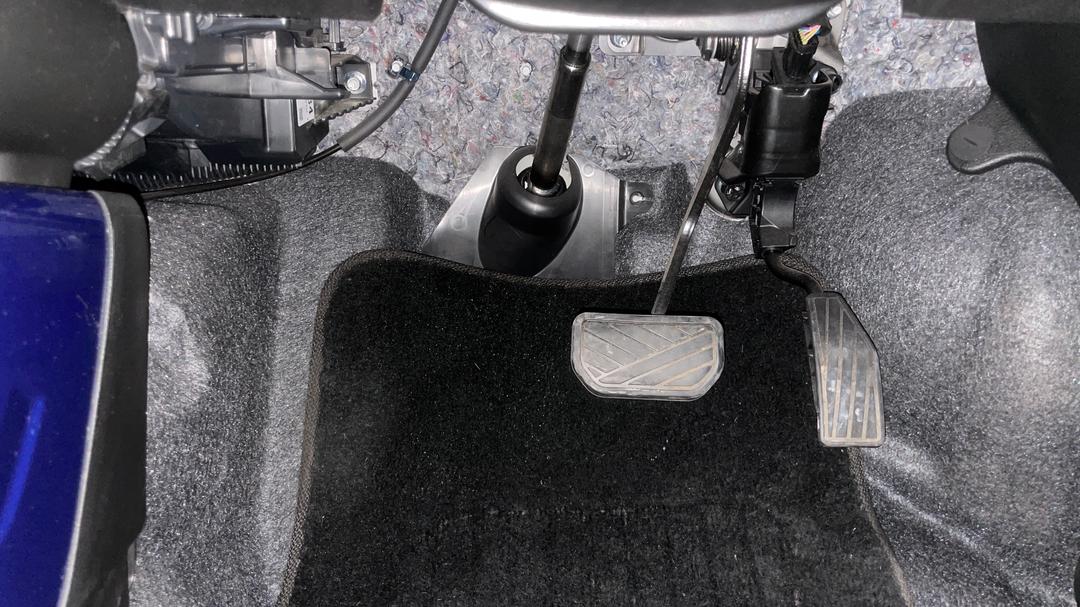 2022 Suzuki Ignis Gl, Automatic, 19326 km, Pedals and Footmat